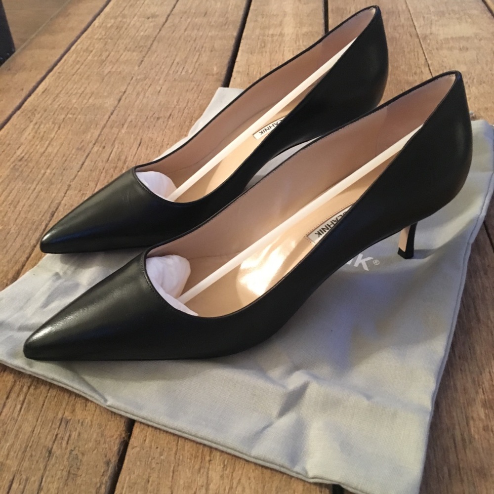 Manolo Blahnik BB black kitten heels